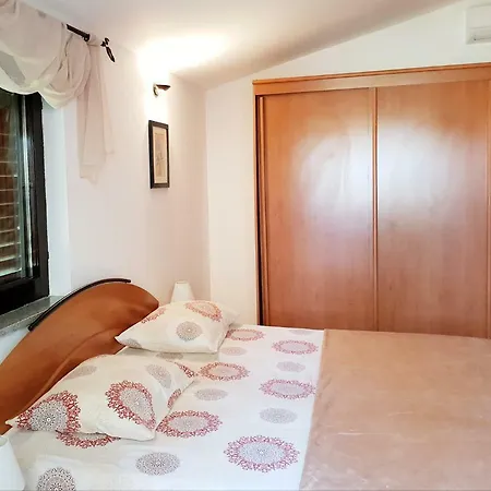Daire Luxury Marin - Summer Paradise, Terrace, Garden, Summer Kitchen & Barbecue, Near The Beaches, Istria *